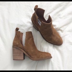 Brown Steve Madden booties size 7